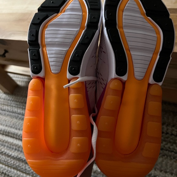 Nike Air Max 270 - Picture 5 of 6